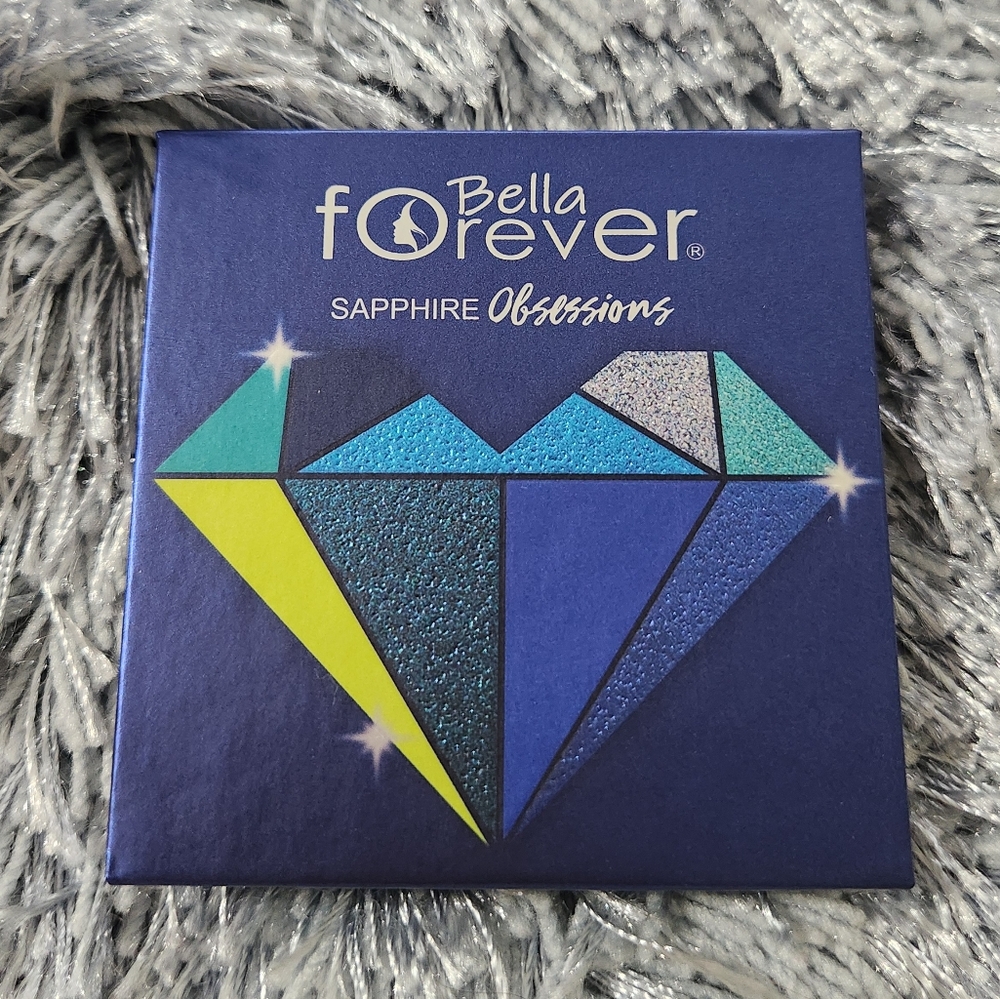 Bella Forever Sapphire Obsessions Eyeshadow Palette